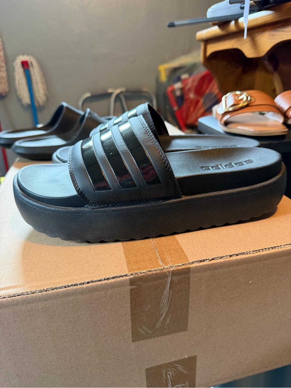 Addias Platform Slides size 10W